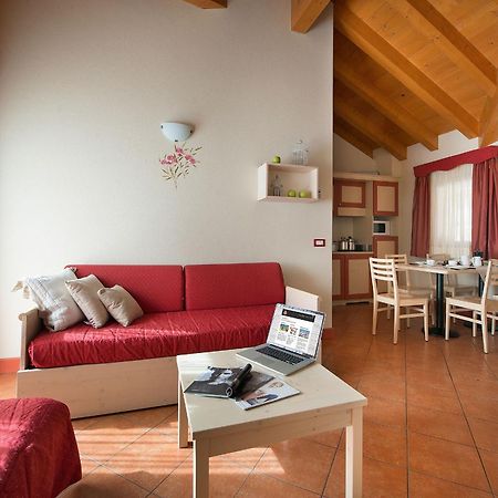 Residence Adamello Resort Ponte Di Legno Room photo