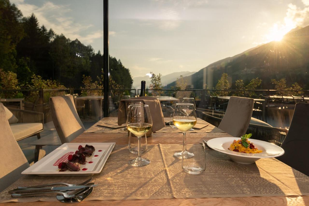 Residence Adamello Resort Ponte Di Legno Exterior photo