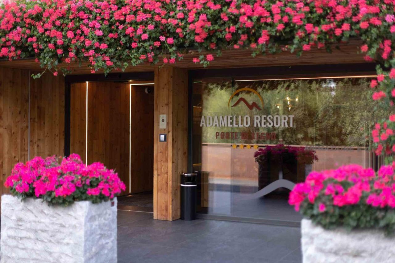 Residence Adamello Resort Ponte Di Legno Exterior photo